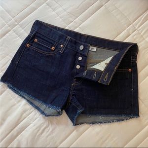 Levi’s dark wash cut off shorts size 26